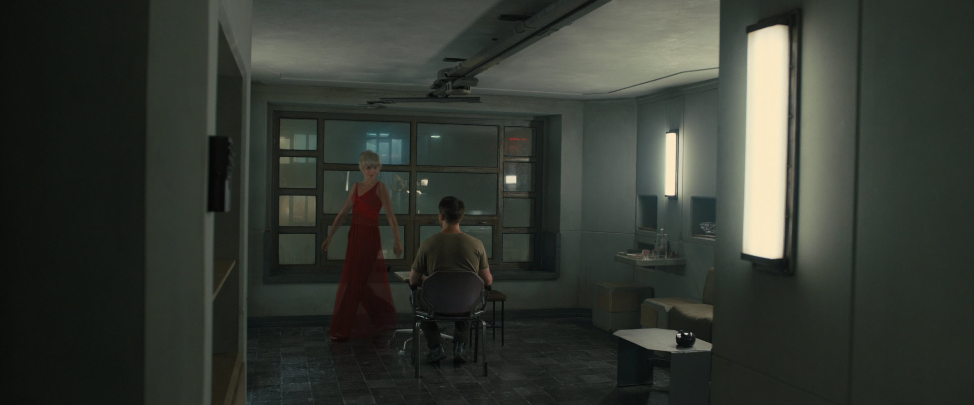 Blade Runner 2049. Cinematography by Roger Deakins (2017) Blade Runner 2049
